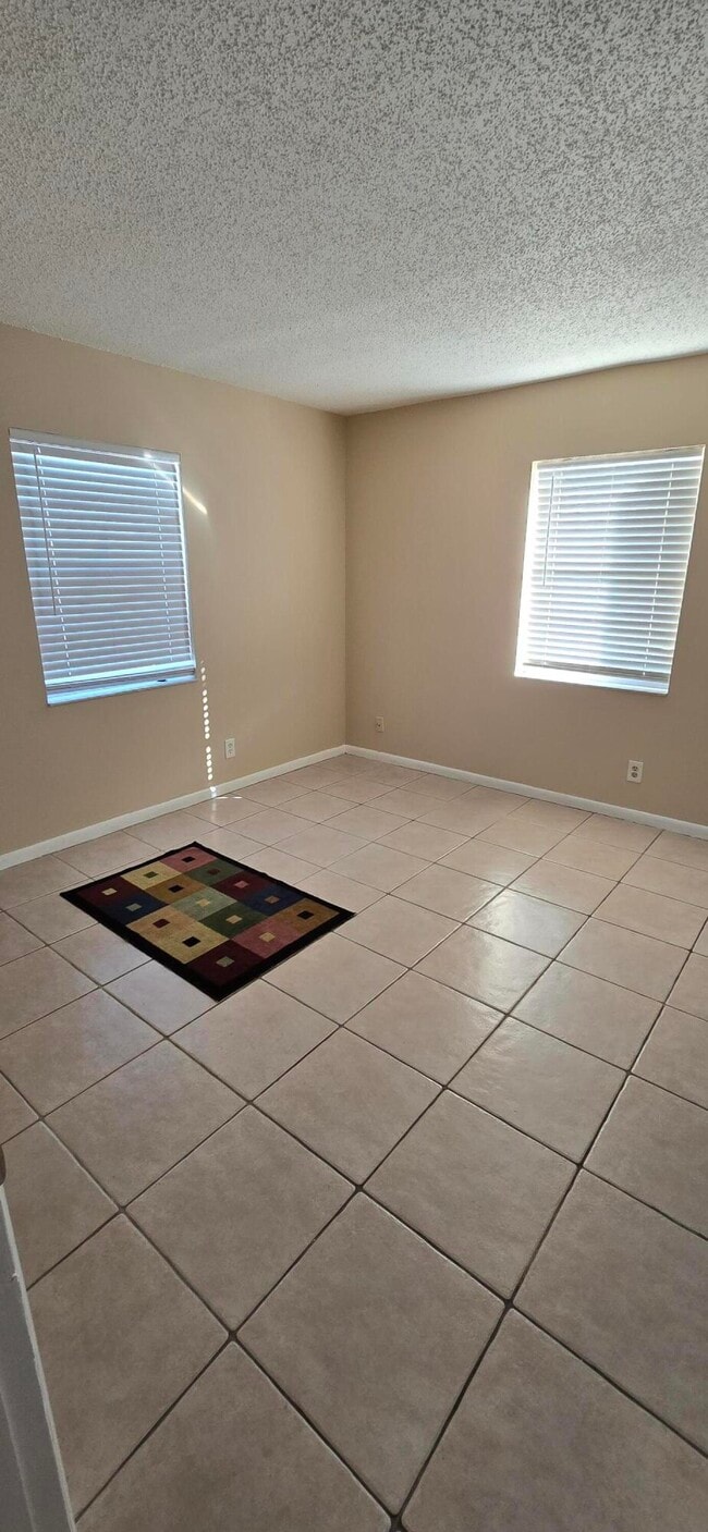 Building Photo - 1600 S N St