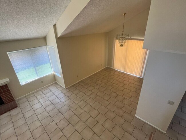 Building Photo - 15377 Bambi Ct