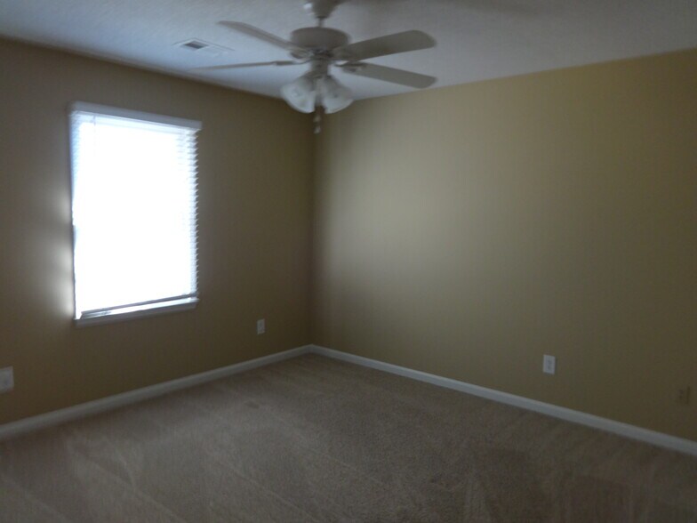 Building Photo - 1358 Velvet Creek Way SW