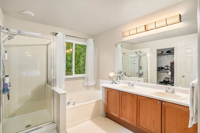 Building Photo - Beautiful 4 Bed, 3.5 Bath Home in Grant Ranch Neighborhood!