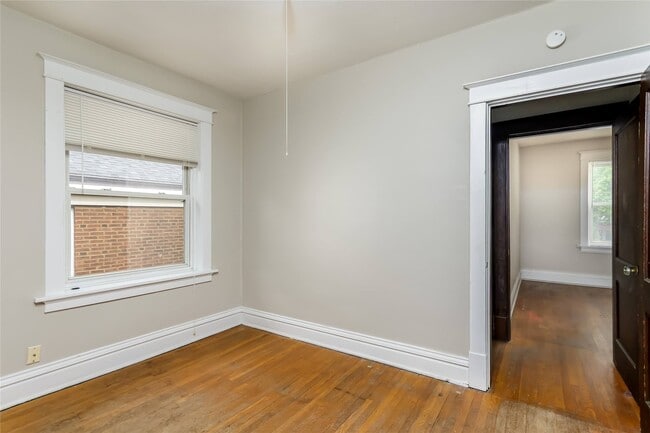 Building Photo - 7005 Amherst Ave