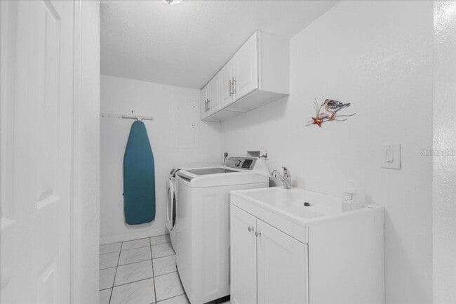 Building Photo - 175 Colony Point Dr