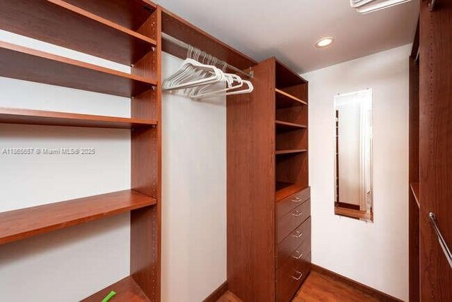 Building Photo - 445 Grand Bay Dr