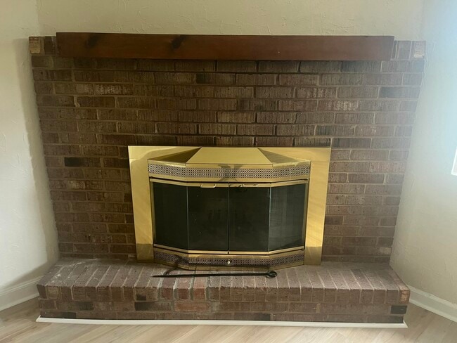 Building Photo - 706 Cottonwood Ct