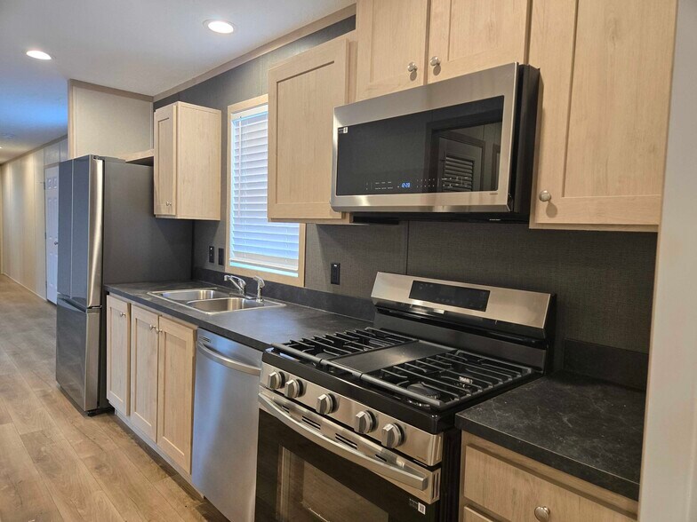 Building Photo - 3510 N 9th St