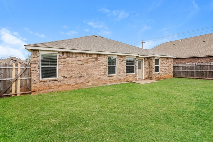 Building Photo - 9329 NW 70th St