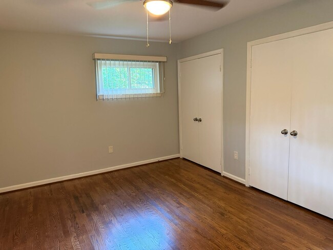 Building Photo - 13100 Cabinwood Dr