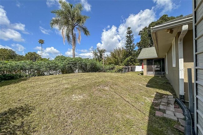 Building Photo - 5572 Myakka Ave