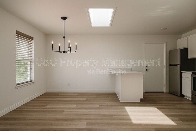 Building Photo - 296 Whitney Pl