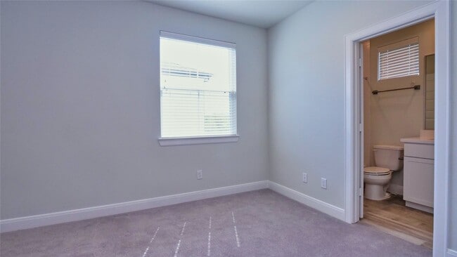 Building Photo - 2720 Grand Fountains Dr