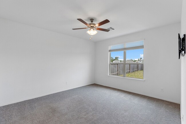 Building Photo - 9658 Caney Trails Rd