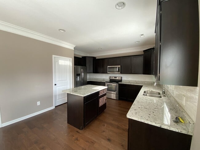 Building Photo - 2715 Honey Hill Rd