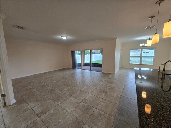 Building Photo - 2246 Waukegan Dr