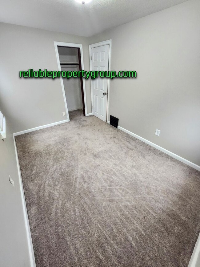 Building Photo - New Listing in Fort Wayne