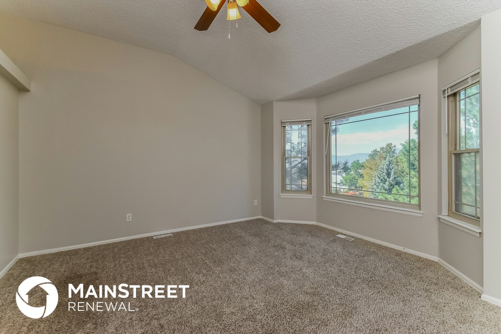 Building Photo - 5245 Quasar Ct