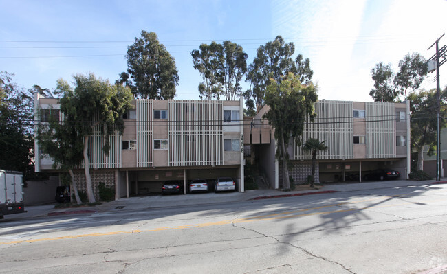 Building Photo - 3346-3350 Griffith Park Blvd