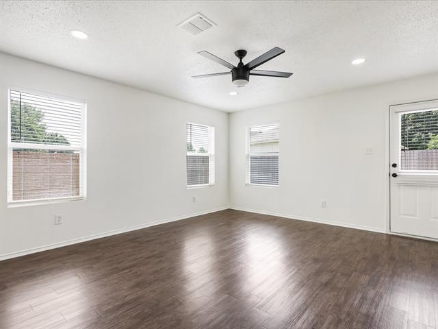 Building Photo - 4816 Waterford Dr