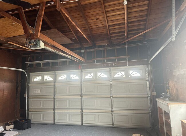 Building Photo - Newly Remodeled | 4 Bedrooms (2 Masters) |...