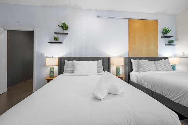 Building Photo - 160 E Berkeley St