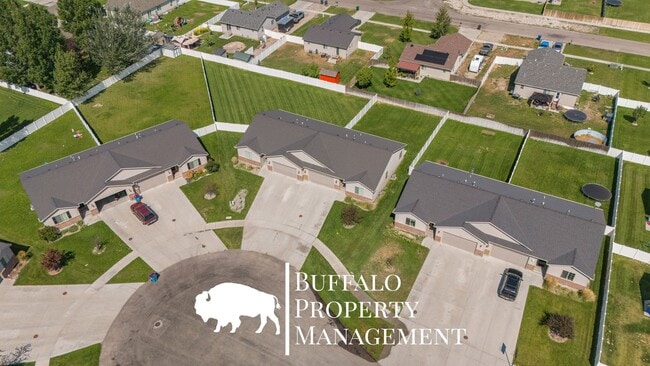 Building Photo - 4215 Roy Cir