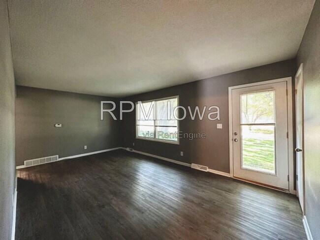 Building Photo - 1318 SW Lynn Dr