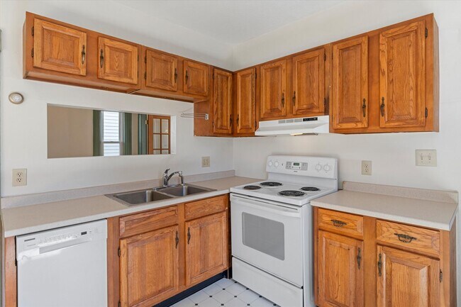 Building Photo - 74 Dartmouth St