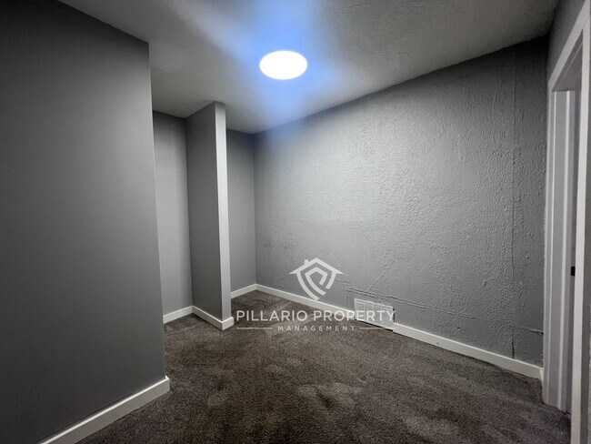 Building Photo - 3701 N Leland Ave