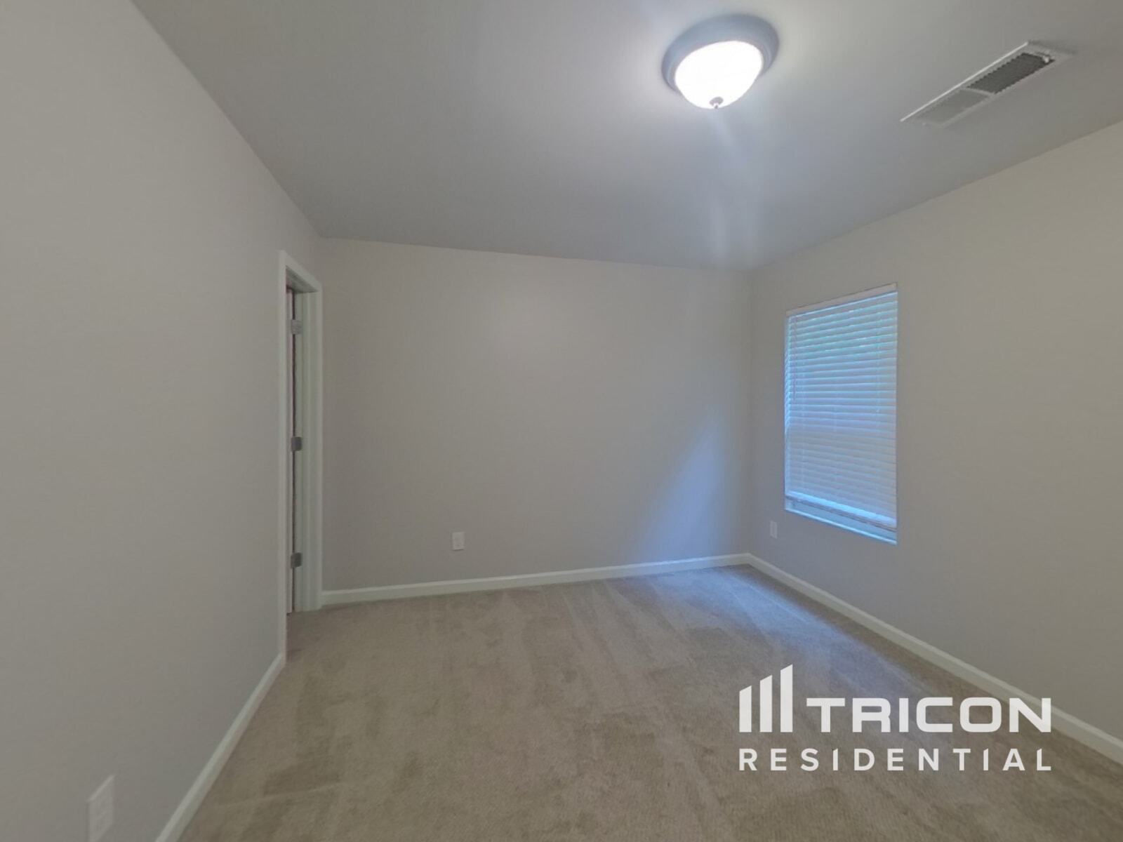 Building Photo - 3650 Lebella Ln