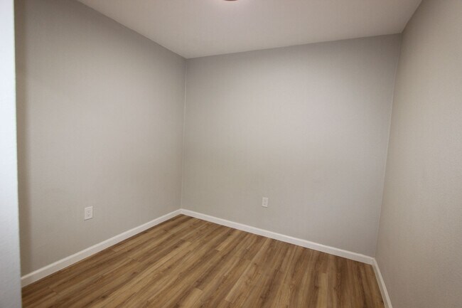 Building Photo - 251 S 36th St