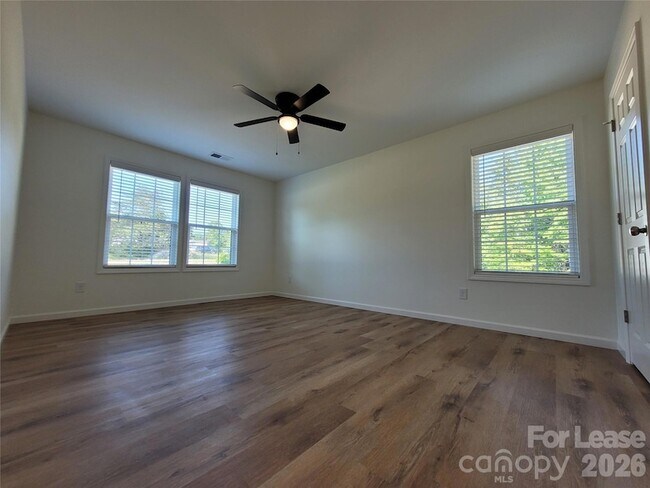 Building Photo - 115 Dorchester Ln
