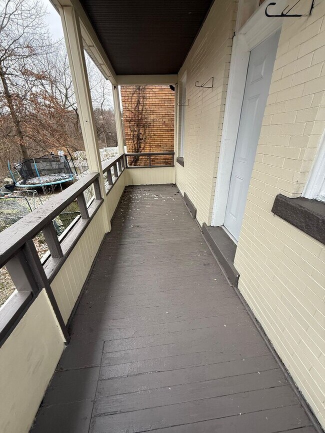 Building Photo - 3 Bedrooms 1 bath home for RENT!