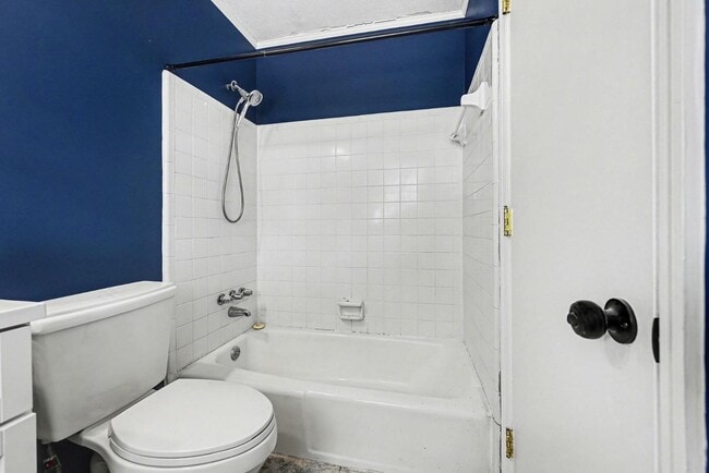 Building Photo - 108 Laurels Curve