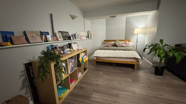 Building Photo - 154 Wiswall Rd