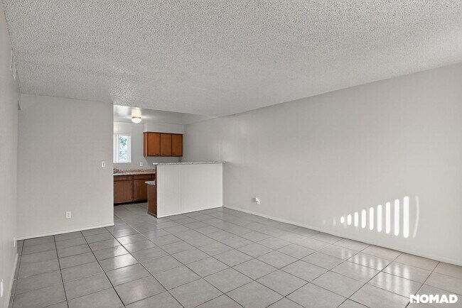 Building Photo - 6502 N 17th Ave