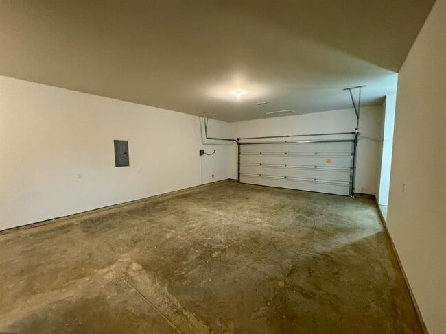 Building Photo - 31019 Sun Vly Dr