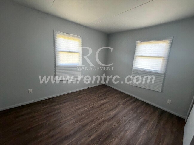 Building Photo - 516 Shadowlawn-
