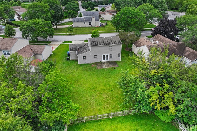 Building Photo - 2208 Kensington Dr