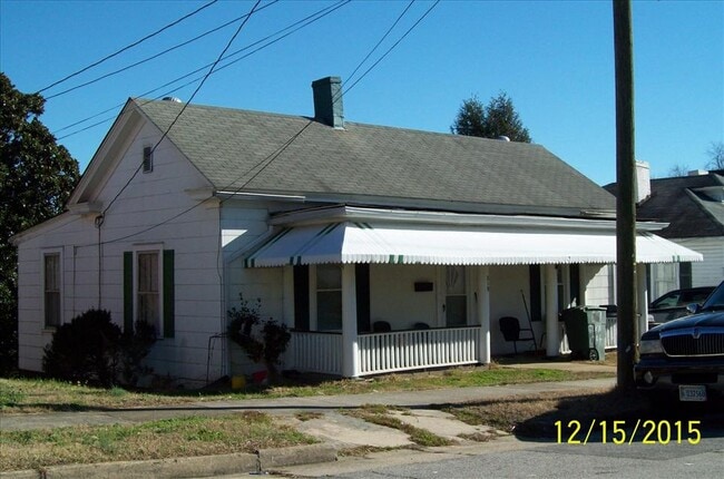 Building Photo - 219 Girard St