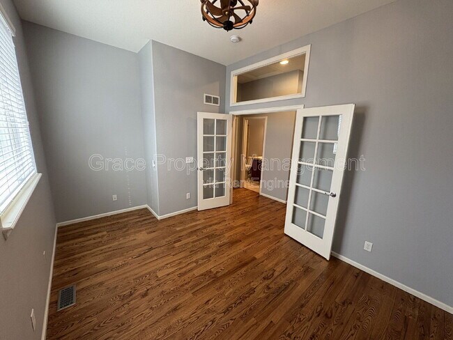 Building Photo - 222 Saxony Rd