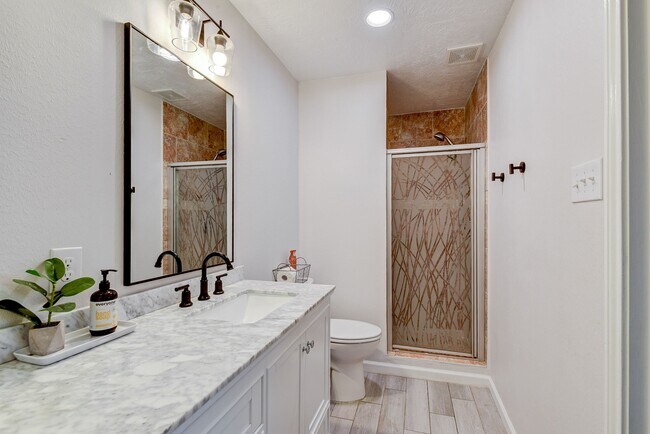 Building Photo - 10707 Piping Rock Ln