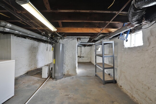 Building Photo - 476 Zimpfer St