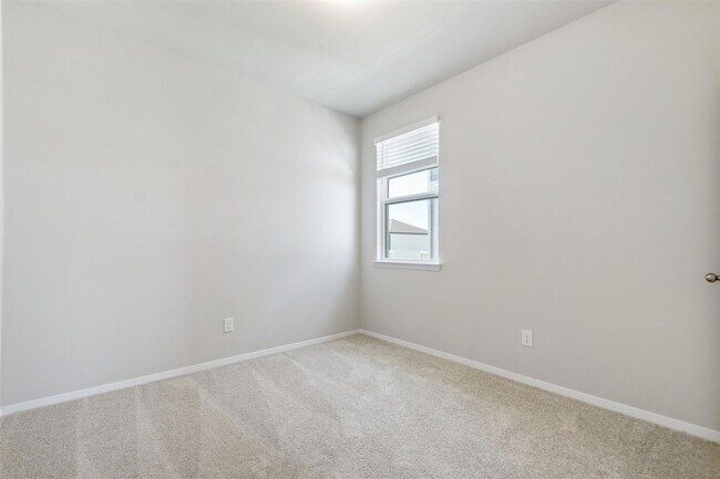 Building Photo - 220 Fabion St