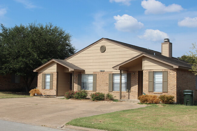Building Photo - 3613EL