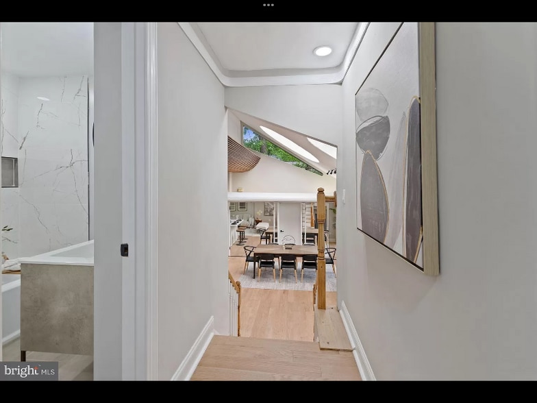 Building Photo - 9817 Inglemere Dr