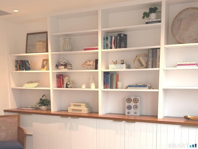 Building Photo - 111 Rowayton Ave