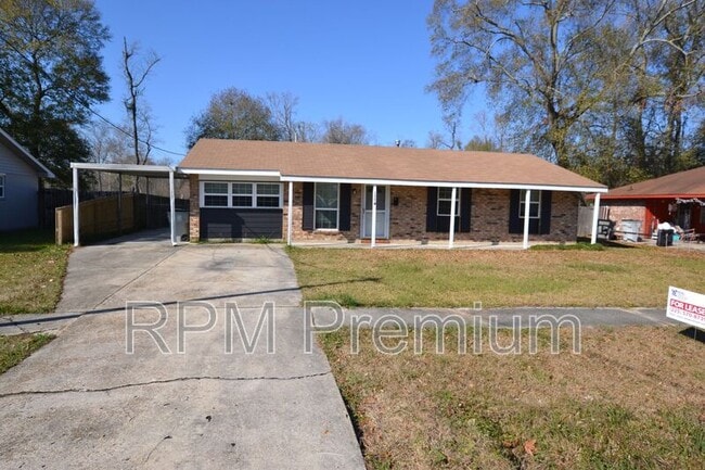 Primary Photo - 209 Cypress Dr
