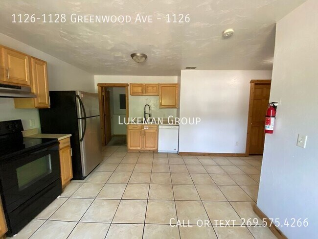 Building Photo - 1126-1128 Greenwood Ave-1126