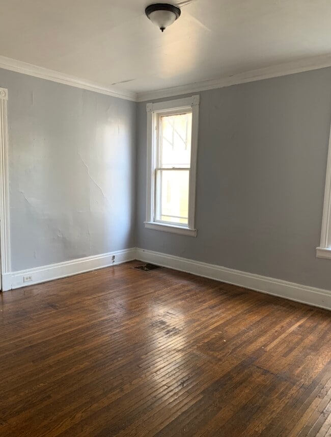 Building Photo - 101 Thorndale Terrace