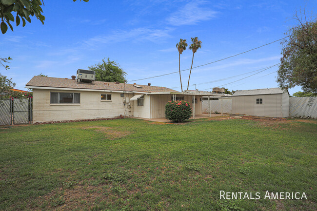 Building Photo - NO HOA! Scottsdale Home on Corner Lot!