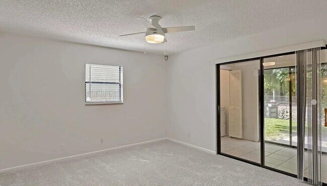 Building Photo - 9258 Green Meadows Way